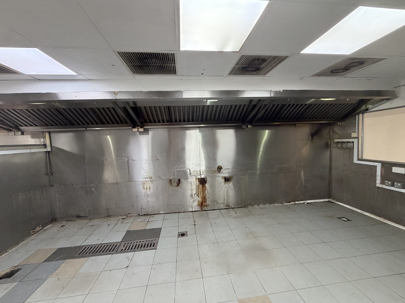 Another angle of the kitchen extraction hood