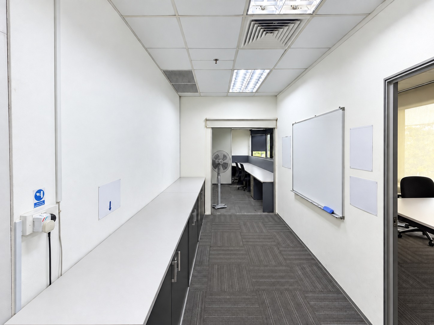 Sim Lim Square #06-15: Internal passage