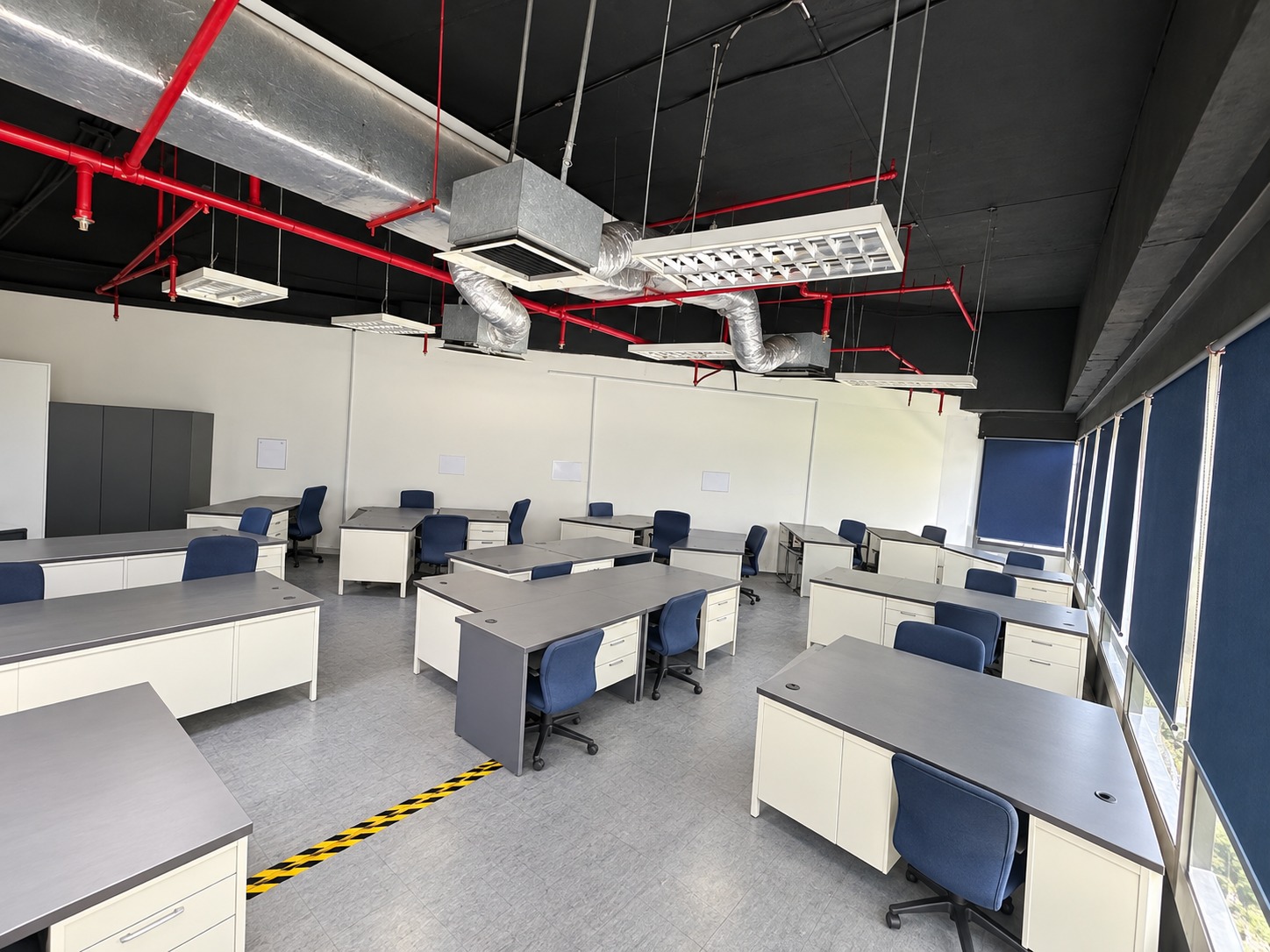 Sim Lim Square #06-15: Main workspace · second view