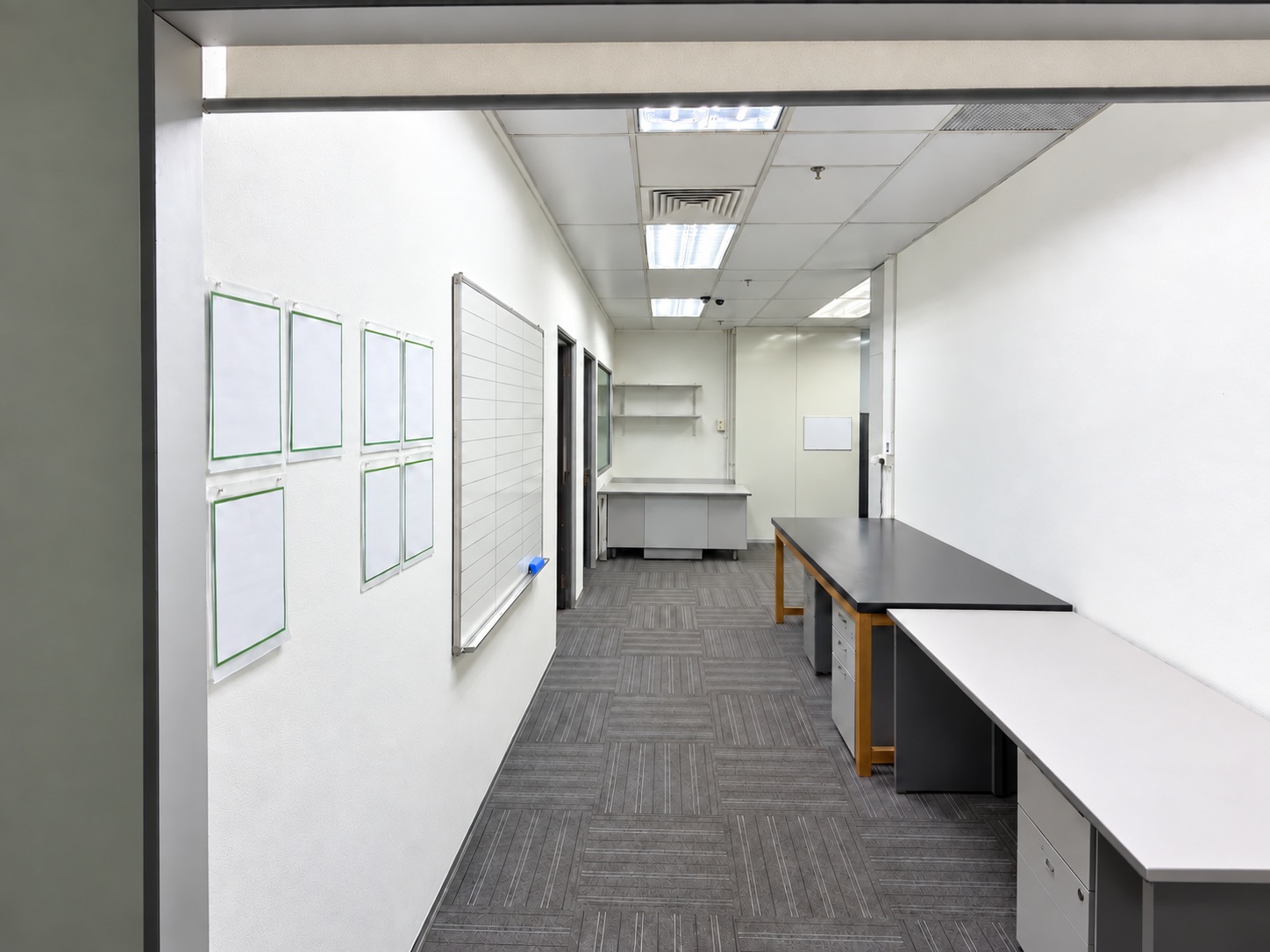 Sim Lim Square #06-15: Internal passage · reverse view